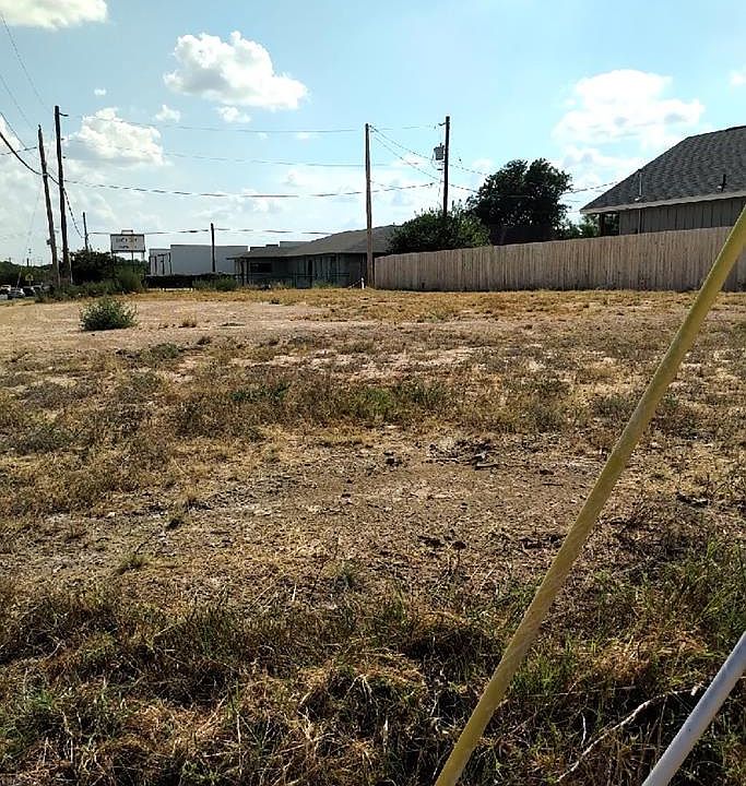 1st image of 401 W Avenue Y