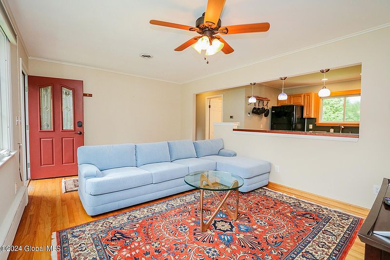 4th image of 15 Benton Drive