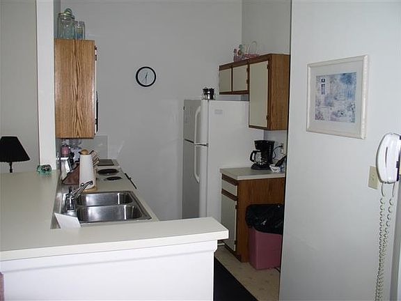 5th image of 1986 E Bay Pointe Dr