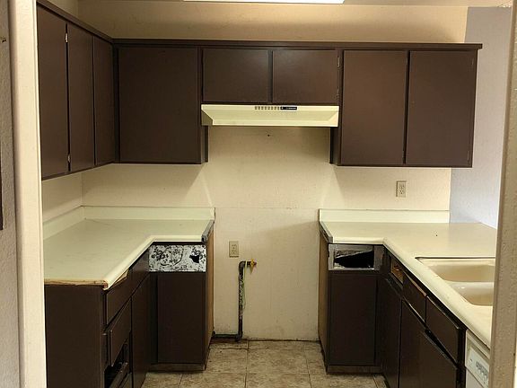 4th image of 825 E Prospect Ave