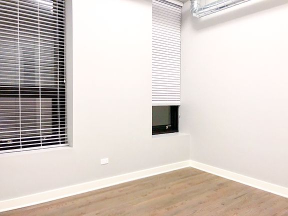 5th image of 1523 W Chicago Ave #205
