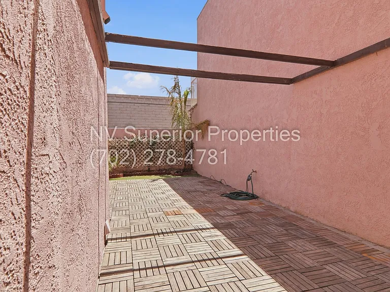 2274 E Desert Inn Rd — Photo 36