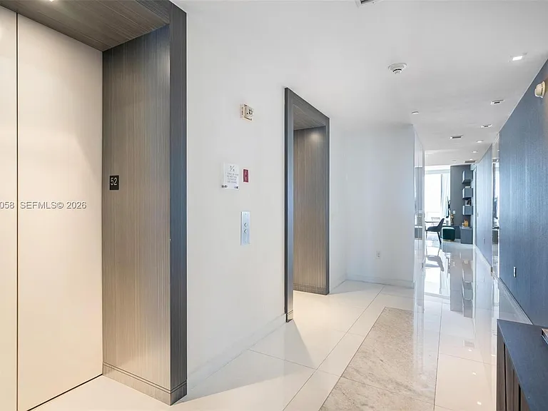 1100 Biscayne Blvd #5203 — Photo 25