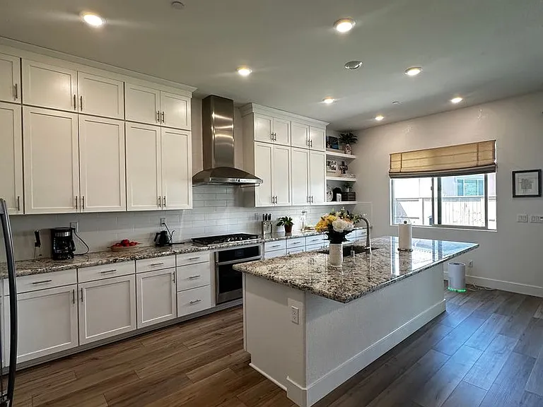 2305 Banks Dr — Photo 3
