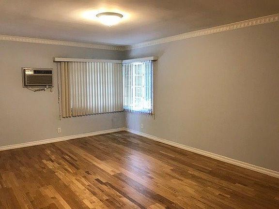 3rd image of 2015 Argyle Ave APT 16