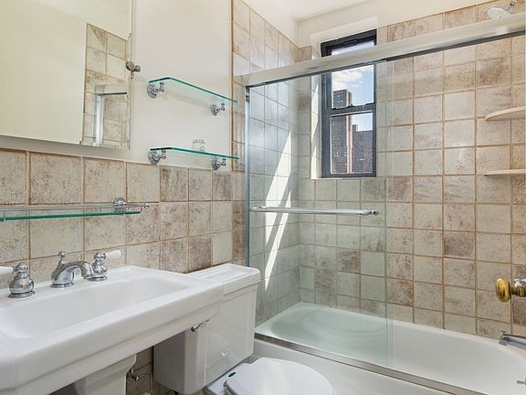 5th image of 166 E 96th St APT 7C