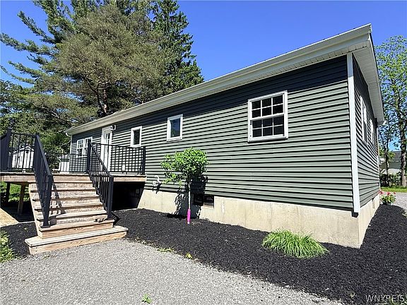 2nd image of 4 Jackson Ave
