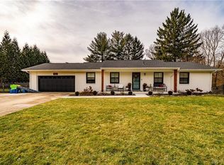 1273 Cedarcliff Dr, Beavercreek, OH 45434