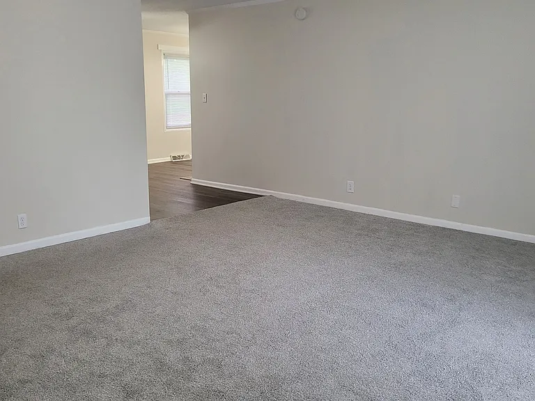 920 Princeton Dr — Photo 5
