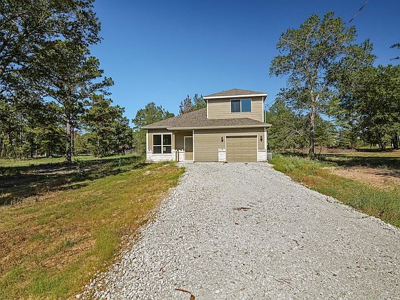 3rd image of 11 Horseshoe Lake Dr W