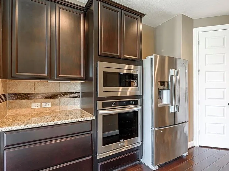 4607 Rockton Hills Ln — Photo 4