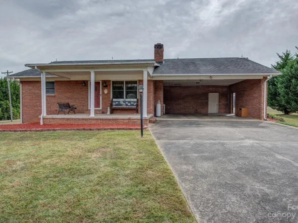 3876 Puetts Chapel Rd, Dallas, NC 28034