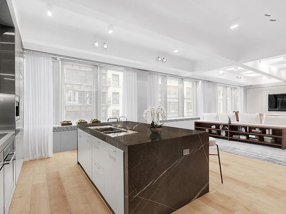 1st image of 109 W 26th St Floor 3