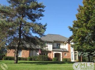 5956 Cobb Creek Rd, Rochester, MI 48306