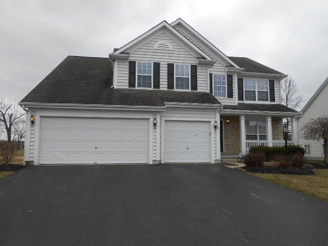1st image of 135 Fox Glen Dr W