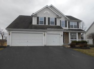 135 Fox Glen Dr W, Pickerington, OH 43147