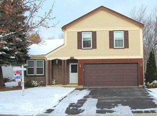 932 French Dr, Mundelein, IL 60060