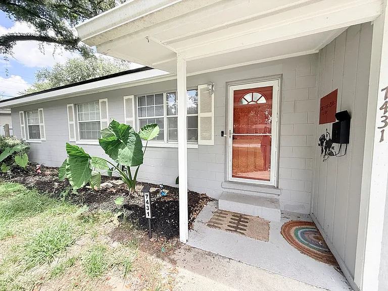 7431 Arble Dr — Photo 2