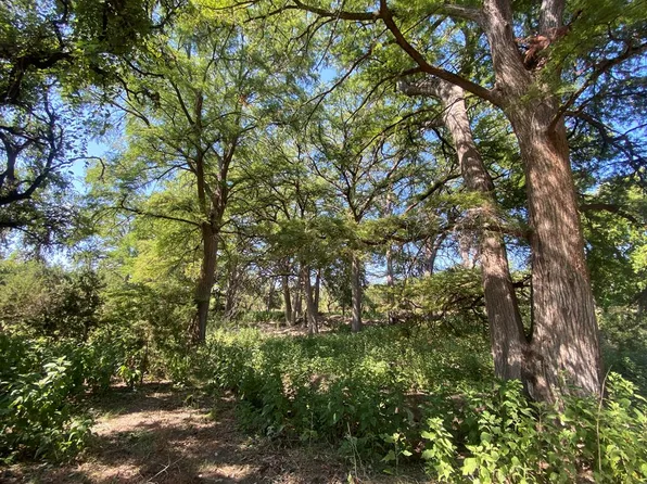 84 Taff Pl, Leakey, TX 78873