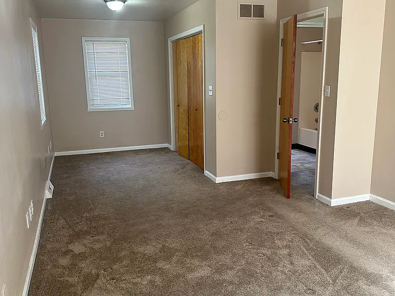 2322 Orleans Ave — Photo 4