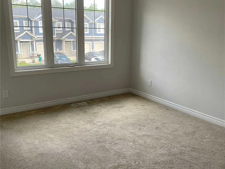 19 Damude Ave — Photo 10