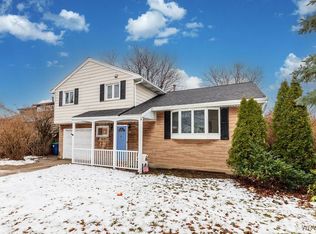 559 Frankhauser Rd, Williamsville, NY 14221