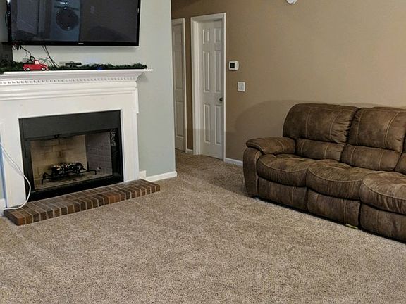 3rd image of 105 Rhonda Pl