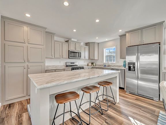 3rd image of 3200 Okoboji Ave #132