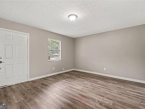 3rd image of 1496 Springleaf Cir SE