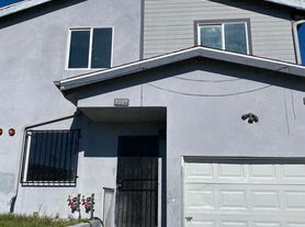 1009 E 80th St, Los Angeles, CA