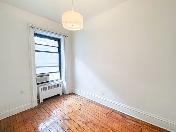 3rd image of 313 W 14th St APT 3R