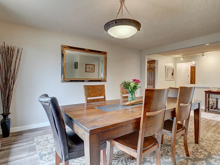 Windemere Dr NW — Photo 10