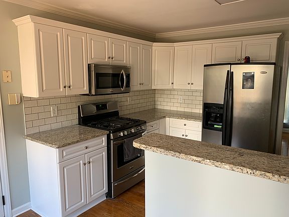 3rd image of 35 Crossvine Way