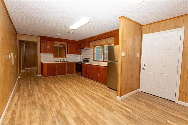 29216 Dinkins Dr — Photo 2