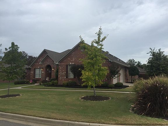 2nd image of 215 Sagewood Ln