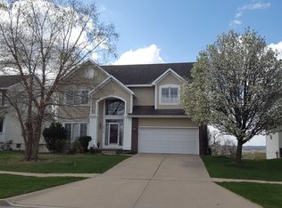 5114 Oakwood Ln, West Des Moines, IA 50265