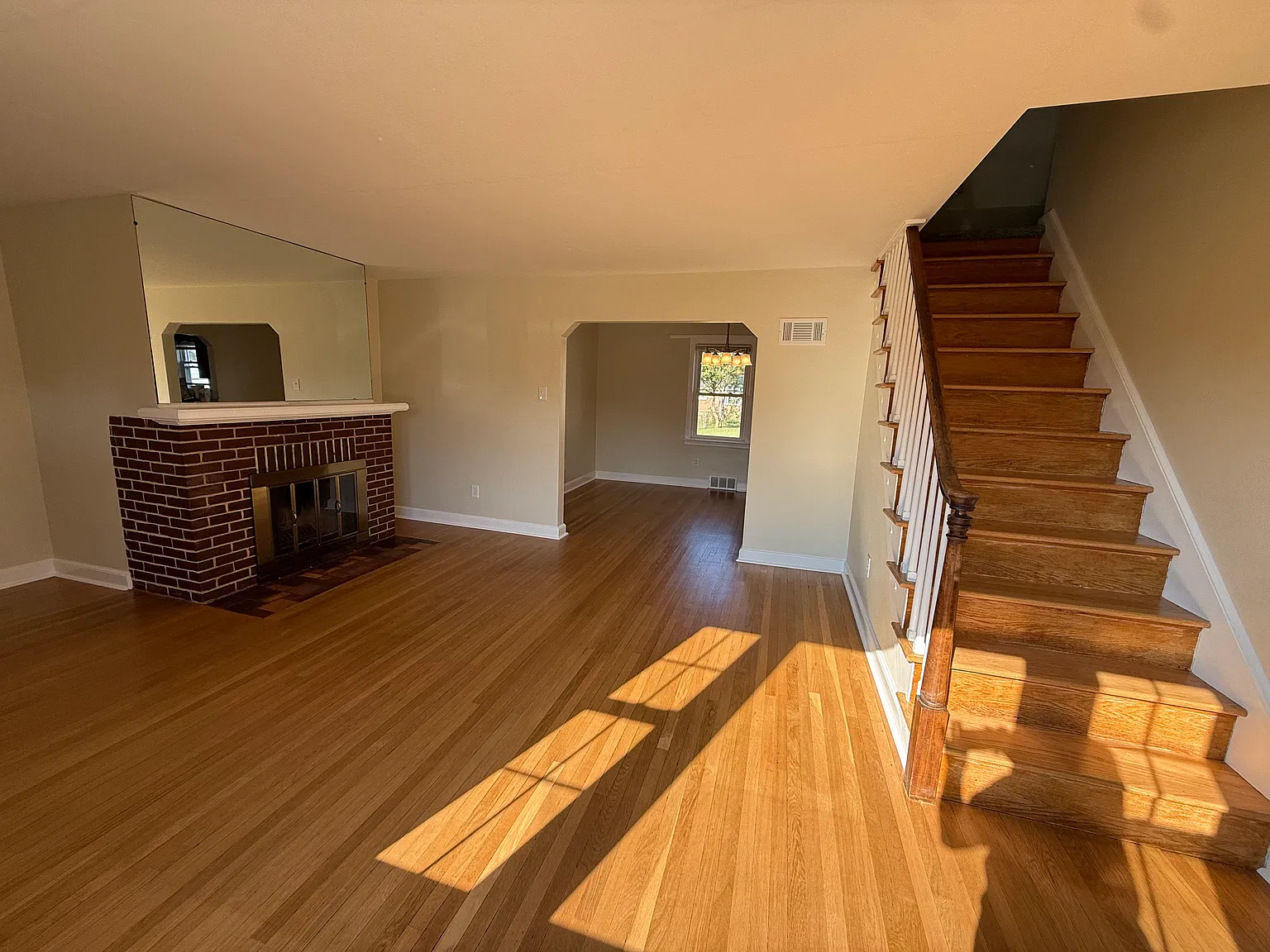 3 bed, 1500 sqft, $2,000 — Photo 2
