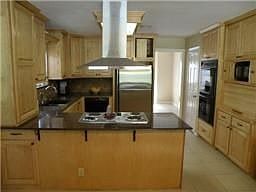 4th image of 2729 Avenue L