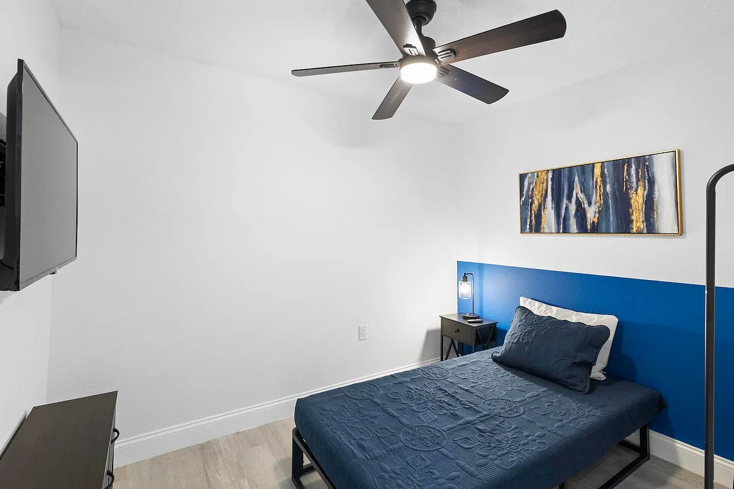 3 bed, $700 — Photo 3