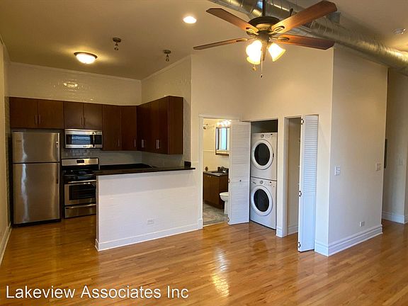 4th image of 2055 N Sheffield Ave APT 2R