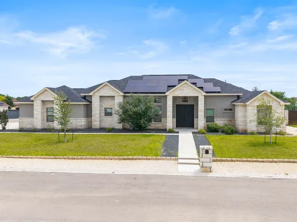 411 Mountain View Dr, Del Rio, TX 78840