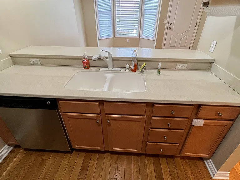 2122 Clinton St — Photo 10