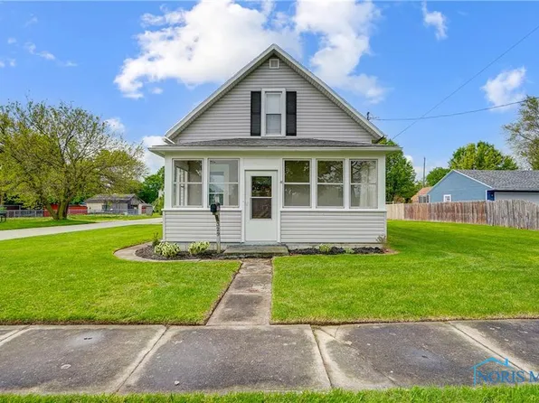 329 E Stone St, Gibsonburg, OH 43431