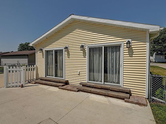 4th image of 941 Colleen Ave