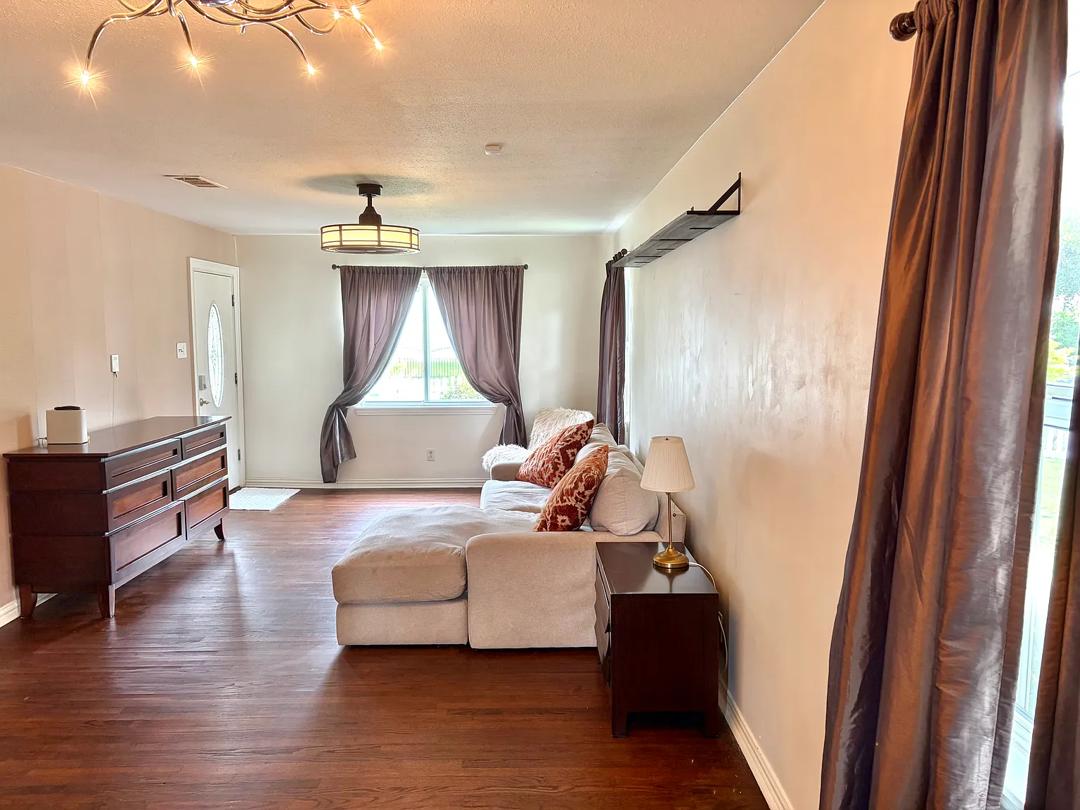 3 bed, 1234 sqft, $2,900 — Photo 3