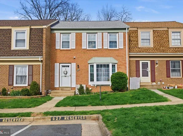 1042 Tottenham Ct, Sterling, VA 20164