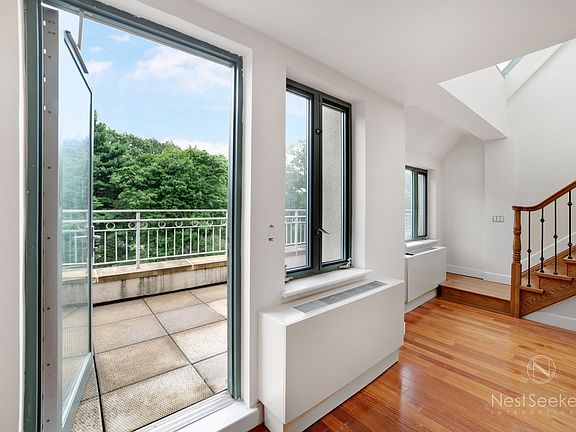 2nd image of 83-30 Kew Gardens Rd Penthouse F