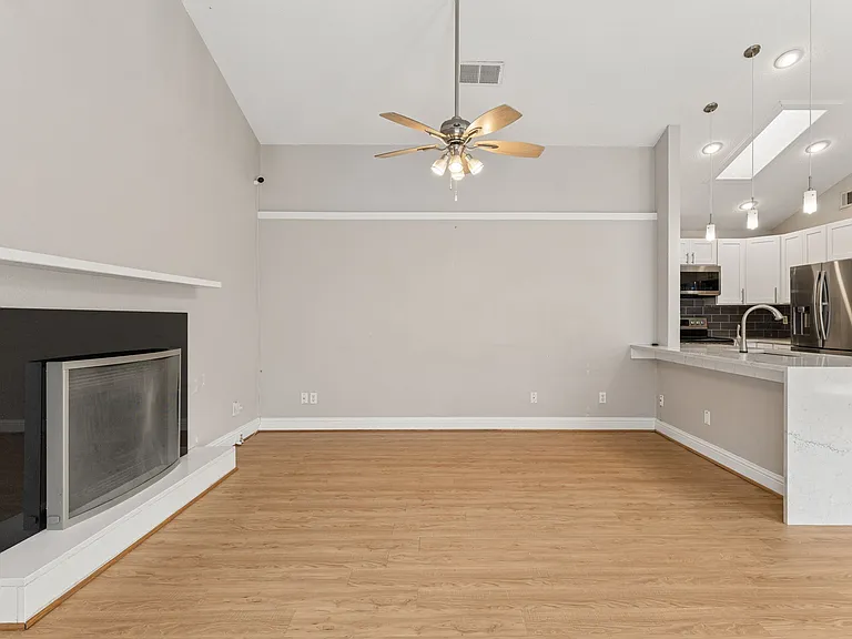 253 Teakwood Ln — Photo 7