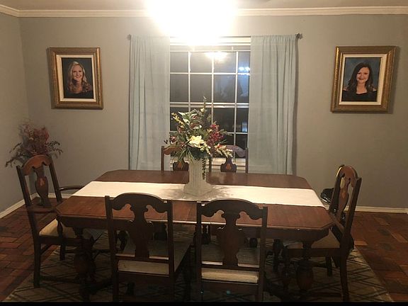 Dining room kitchen view 