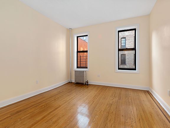 4th image of 135 Clarkson Ave APT C3